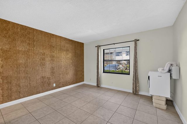 130 Cypress Club Drive 313, Pompano Beach, FL 33060