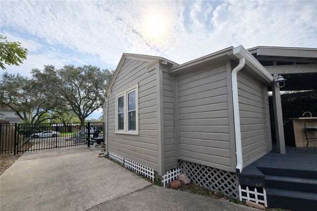 332 Southern St, Corpus Christi, TX 78404