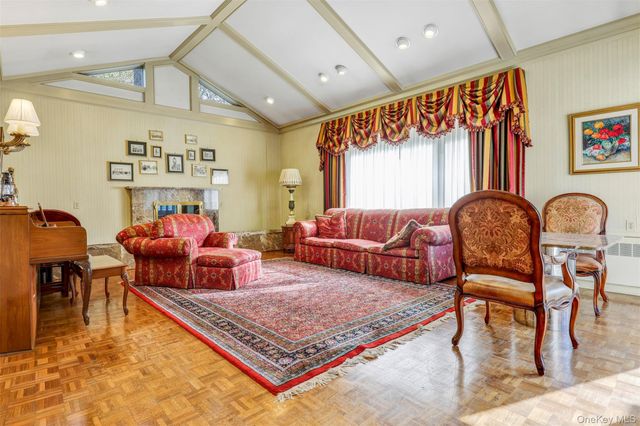 305 S Grandview Avenue, Monsey, NY 10952