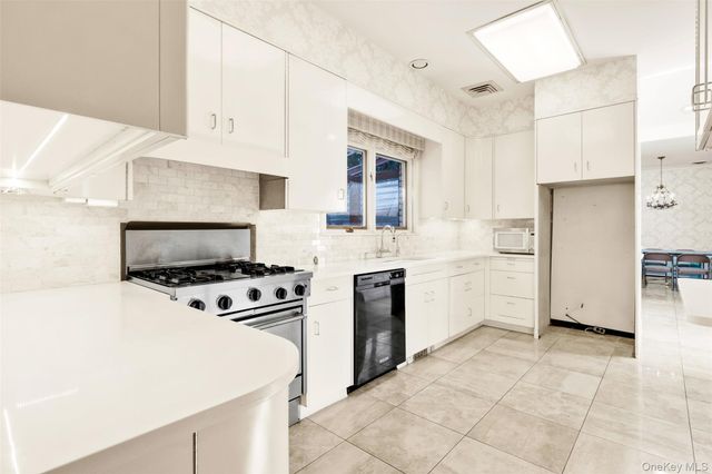 305 S Grandview Avenue, Monsey, NY 10952