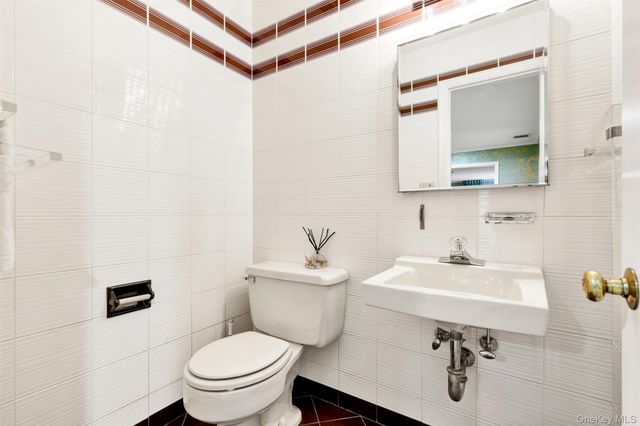 305 S Grandview Avenue, Monsey, NY 10952