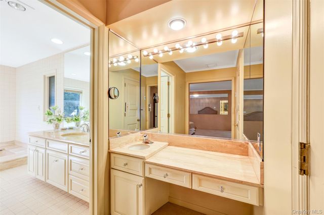 305 S Grandview Avenue, Monsey, NY 10952