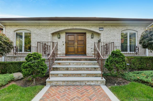 305 S Grandview Avenue, Monsey, NY 10952