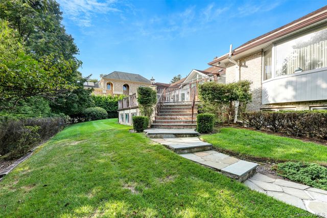 305 S Grandview Avenue, Monsey, NY 10952