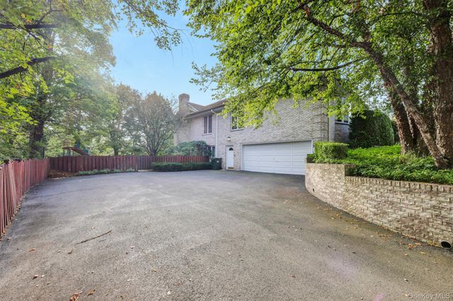 305 S Grandview Avenue, Monsey, NY 10952