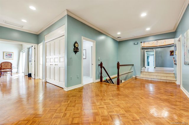 305 S Grandview Avenue, Monsey, NY 10952