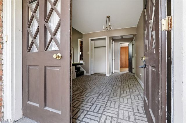 25478 Maidstone Lane, Beachwood, OH 44122
