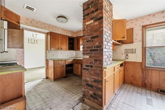 25478 Maidstone Lane, Beachwood, OH 44122