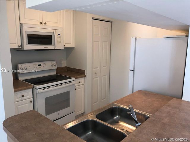 17125 N Bay Rd 3601, Sunny Isles Beach, FL 33160