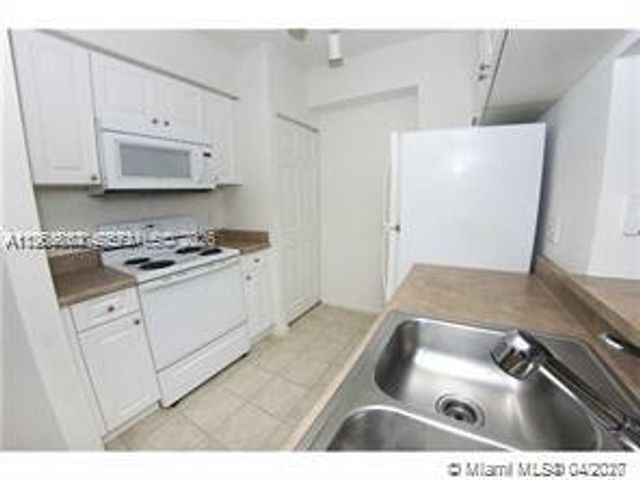 17125 N Bay Rd 3601, Sunny Isles Beach, FL 33160