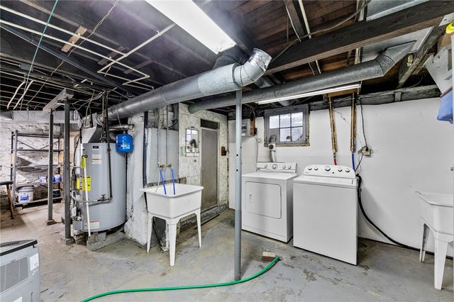 807 Oak St, Monessen, PA 15062