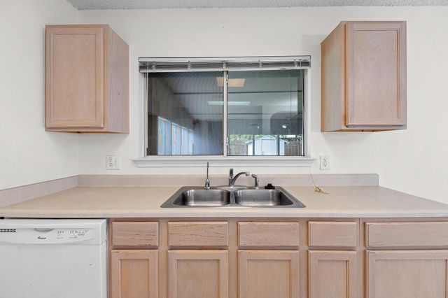 1411 Baffin CV, Round Rock, TX 78664