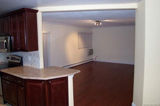 12 Granada Crescent 12-1, White Plains, NY 10603