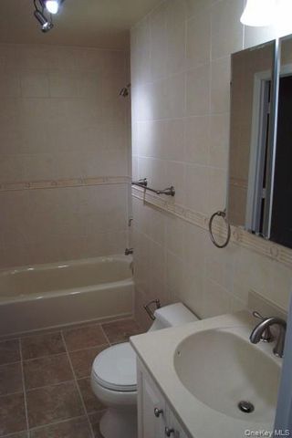 12 Granada Crescent 12-1, White Plains, NY 10603