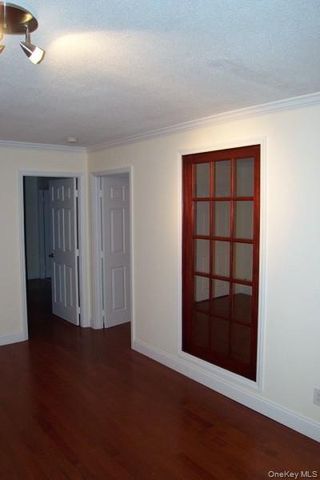 12 Granada Crescent 12-1, White Plains, NY 10603