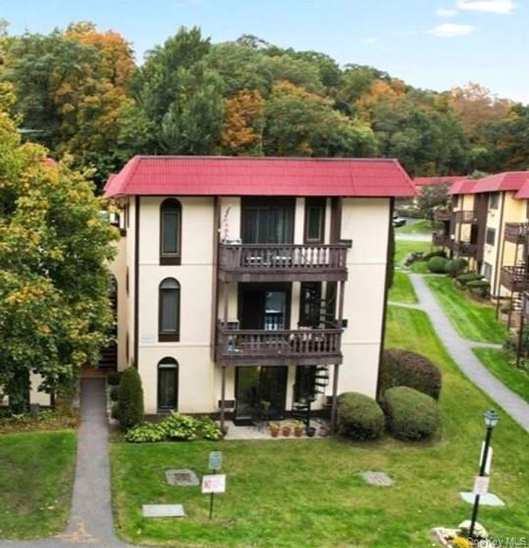 12 Granada Crescent 12-1, White Plains, NY 10603