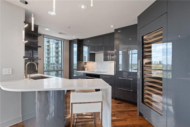 222 12th NE Street 1806, Atlanta, GA 30309