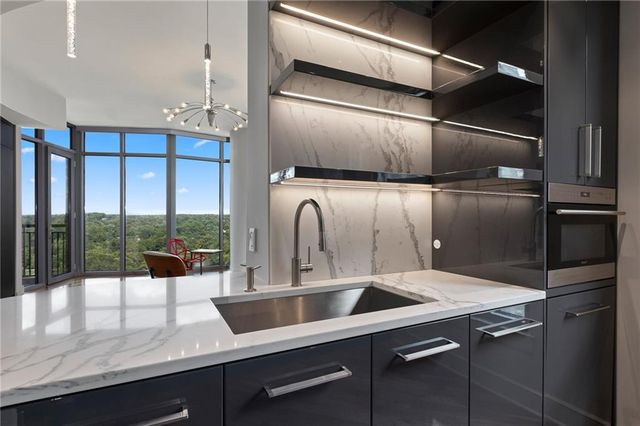 222 12th NE Street 1806, Atlanta, GA 30309