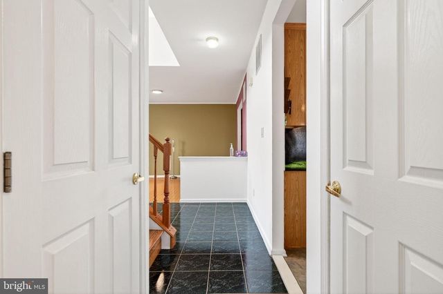 14 WOOD VIEW DR, Mount Laurel, NJ 08054