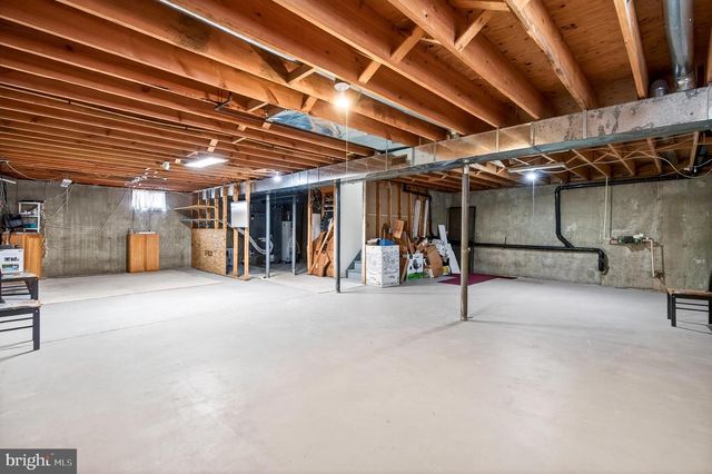 14 WOOD VIEW DR, Mount Laurel, NJ 08054