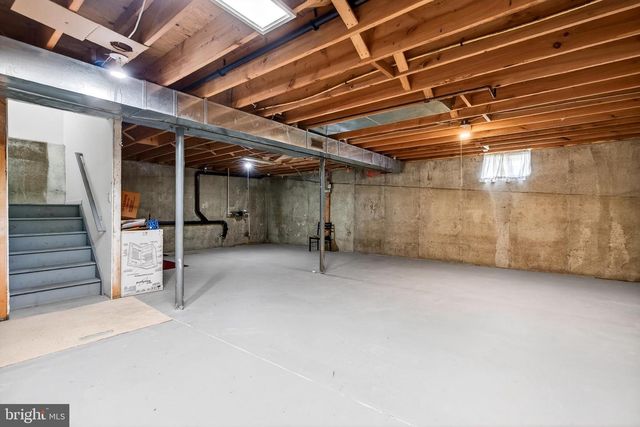 14 WOOD VIEW DR, Mount Laurel, NJ 08054