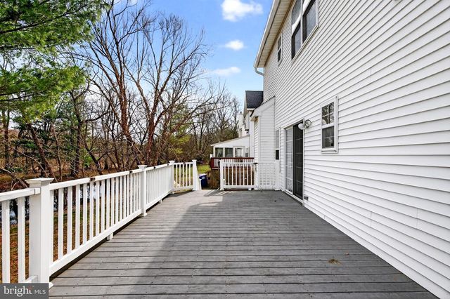 14 WOOD VIEW DR, Mount Laurel, NJ 08054