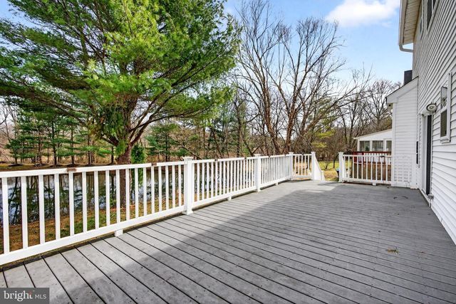 14 WOOD VIEW DR, Mount Laurel, NJ 08054