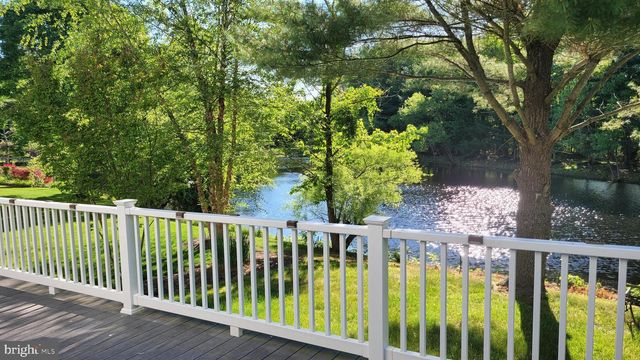 14 WOOD VIEW DR, Mount Laurel, NJ 08054