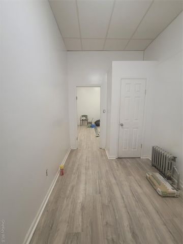 3553 Holland Avenue 1, Bronx, NY 10467