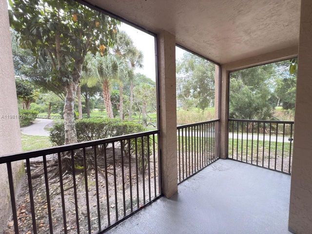 4521 W Mcnab Road 11, Pompano Beach, FL 33069
