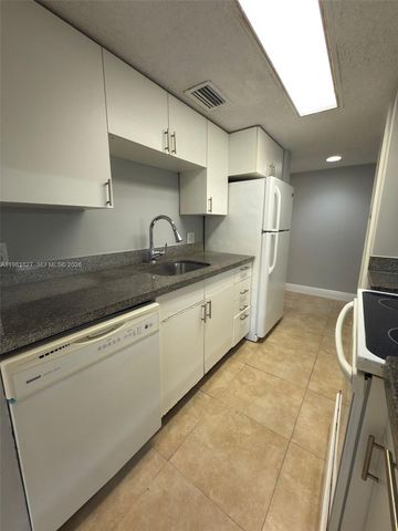 4521 W Mcnab Road 11, Pompano Beach, FL 33069