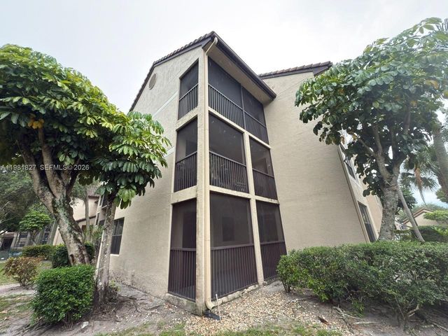 4521 W Mcnab Road 11, Pompano Beach, FL 33069