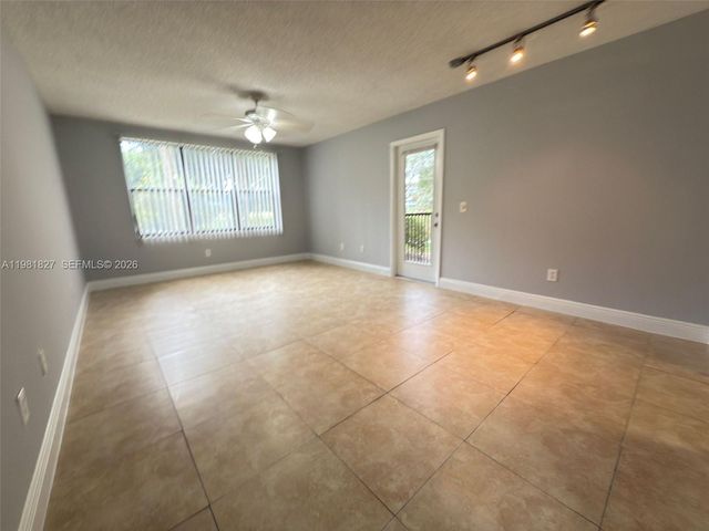 4521 W Mcnab Road 11, Pompano Beach, FL 33069