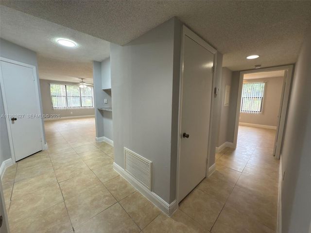 4521 W Mcnab Road 11, Pompano Beach, FL 33069