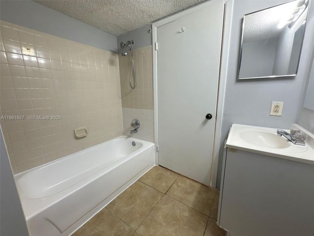 4521 W Mcnab Road 11, Pompano Beach, FL 33069