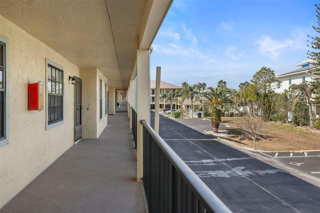 460 PAULA DRIVE S 401, Dunedin, FL 34698