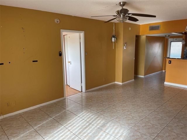 1025 Country Club Drive 407, Margate, FL 33063