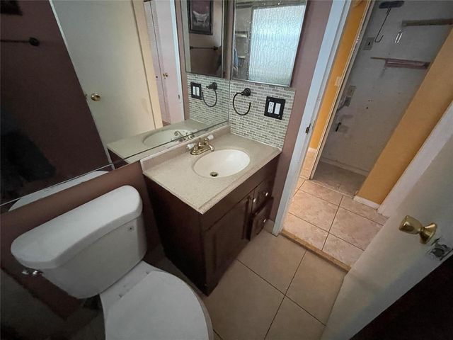 1025 Country Club Drive 407, Margate, FL 33063