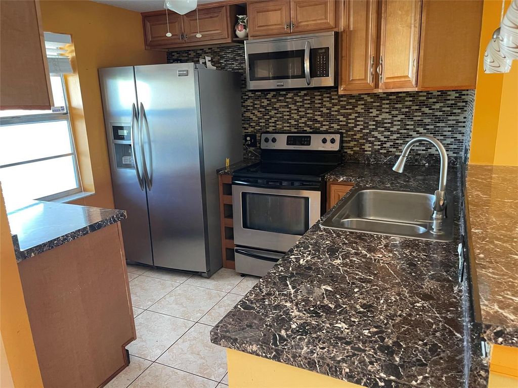 1025 Country Club Drive 407, Margate, FL 33063