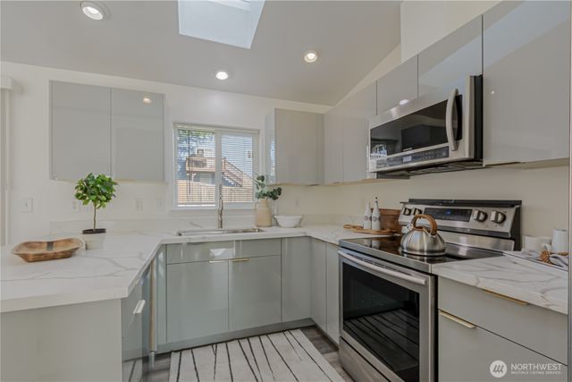 17329 73rd Ave Ne, Arlington, WA 98223