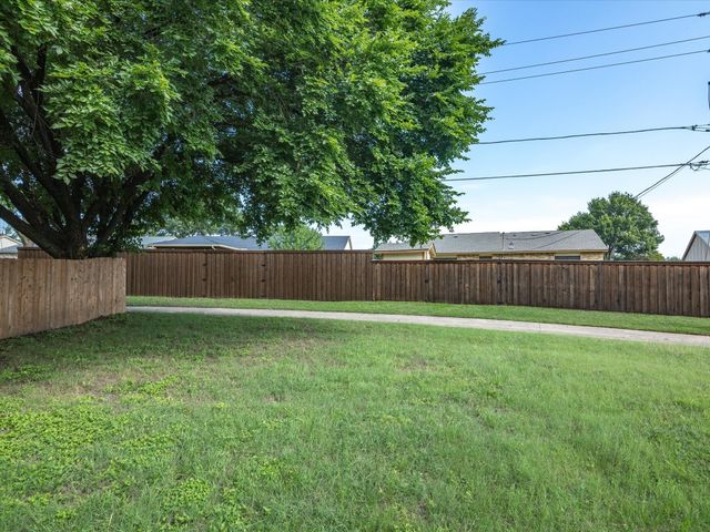 10217 Ironwood Lane, Dallas, TX 75249
