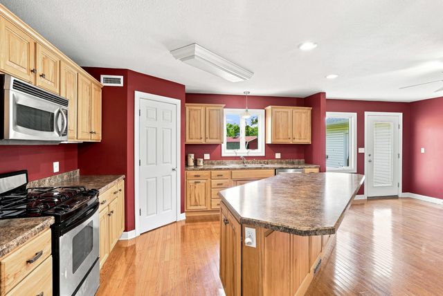 2900 N LOCUST GROVE CHURCH RD, Columbia, MO 65202