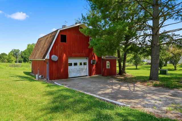 2900 N LOCUST GROVE CHURCH RD, Columbia, MO 65202