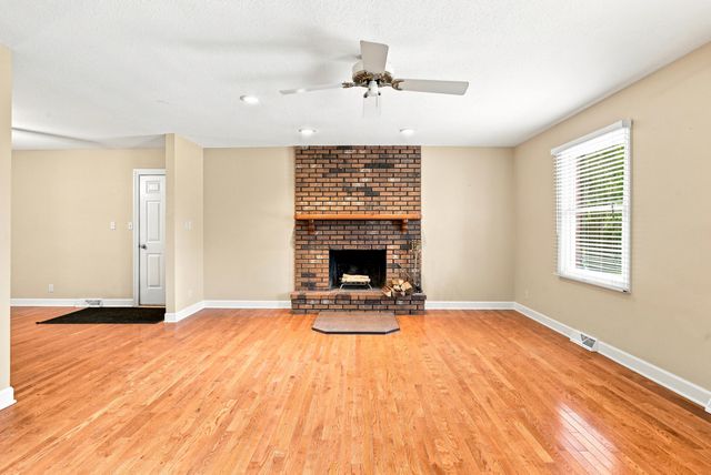 2900 N LOCUST GROVE CHURCH RD, Columbia, MO 65202