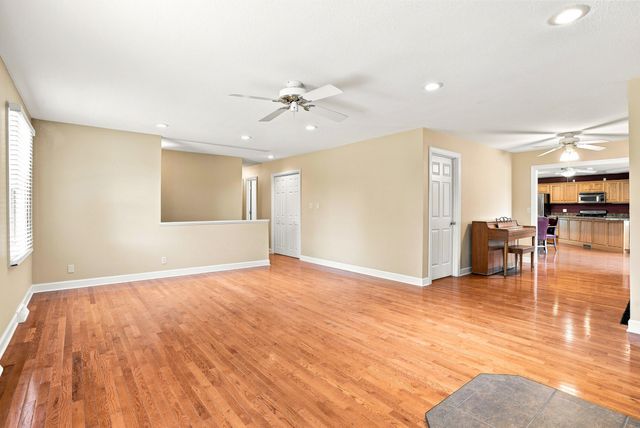 2900 N LOCUST GROVE CHURCH RD, Columbia, MO 65202