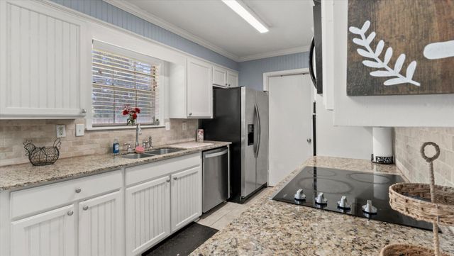 103 Mary Cir., Hattiesburg, MS 39402