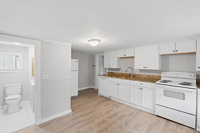 95-B N Main St B, Andover, MA 01810