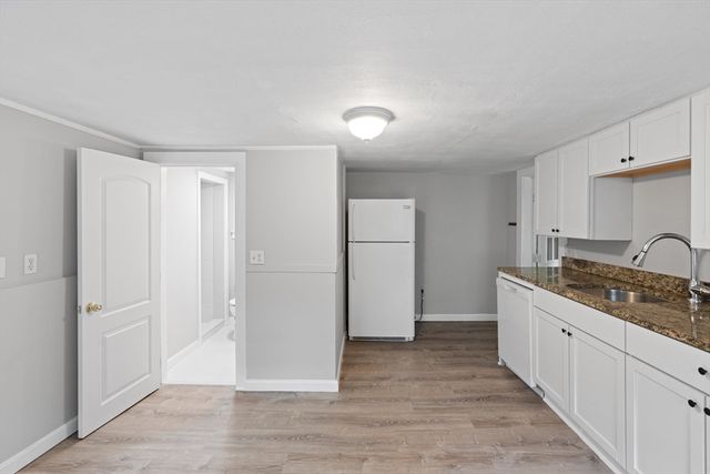 95-B N Main St B, Andover, MA 01810