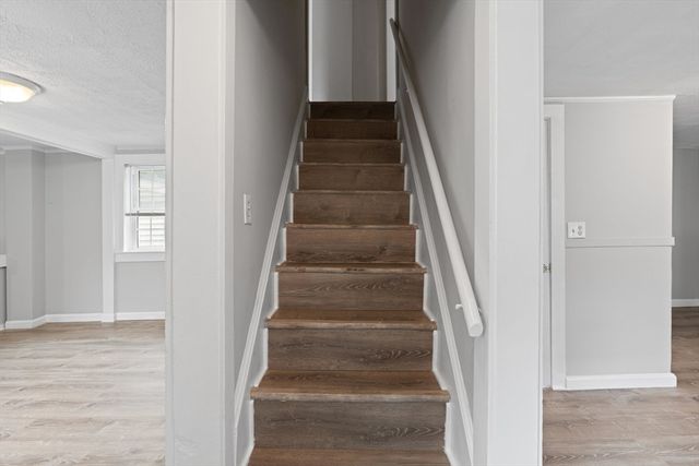 95-B N Main St B, Andover, MA 01810