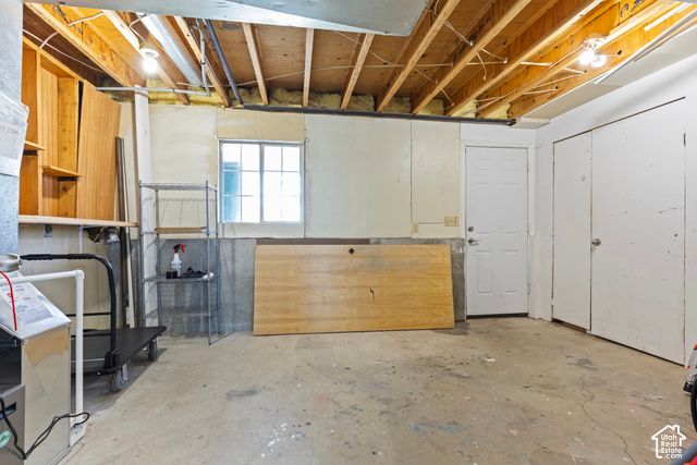 5051 MIDLAND DR, Roy, UT 84067